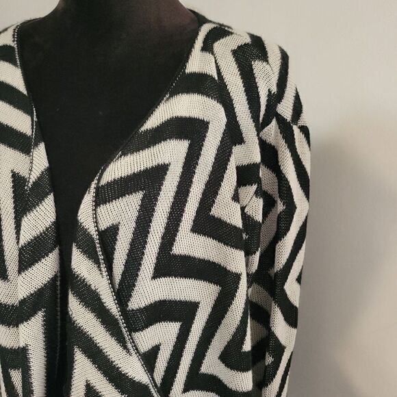 Magnolias Black White Zig Zag Print Long Sleeve Open Front Waterfall Cardigan M - Picture 7 of 16